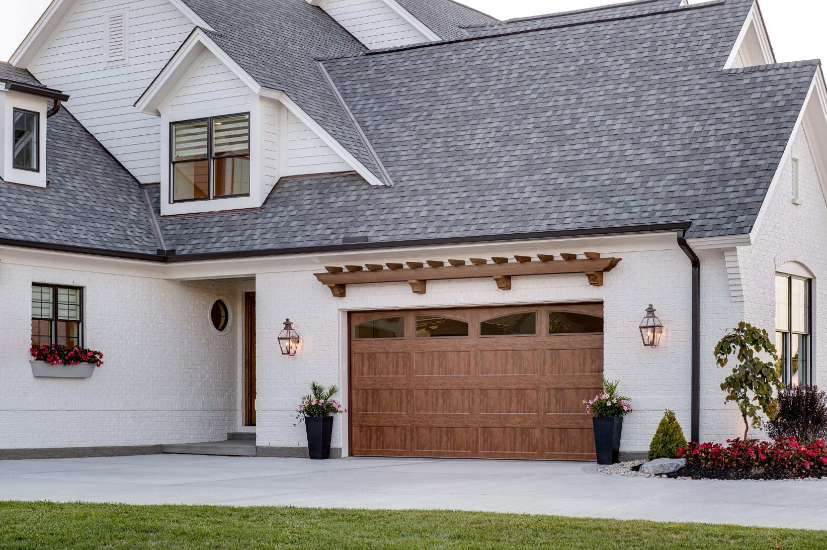 Bridgeport Steel Garage door image