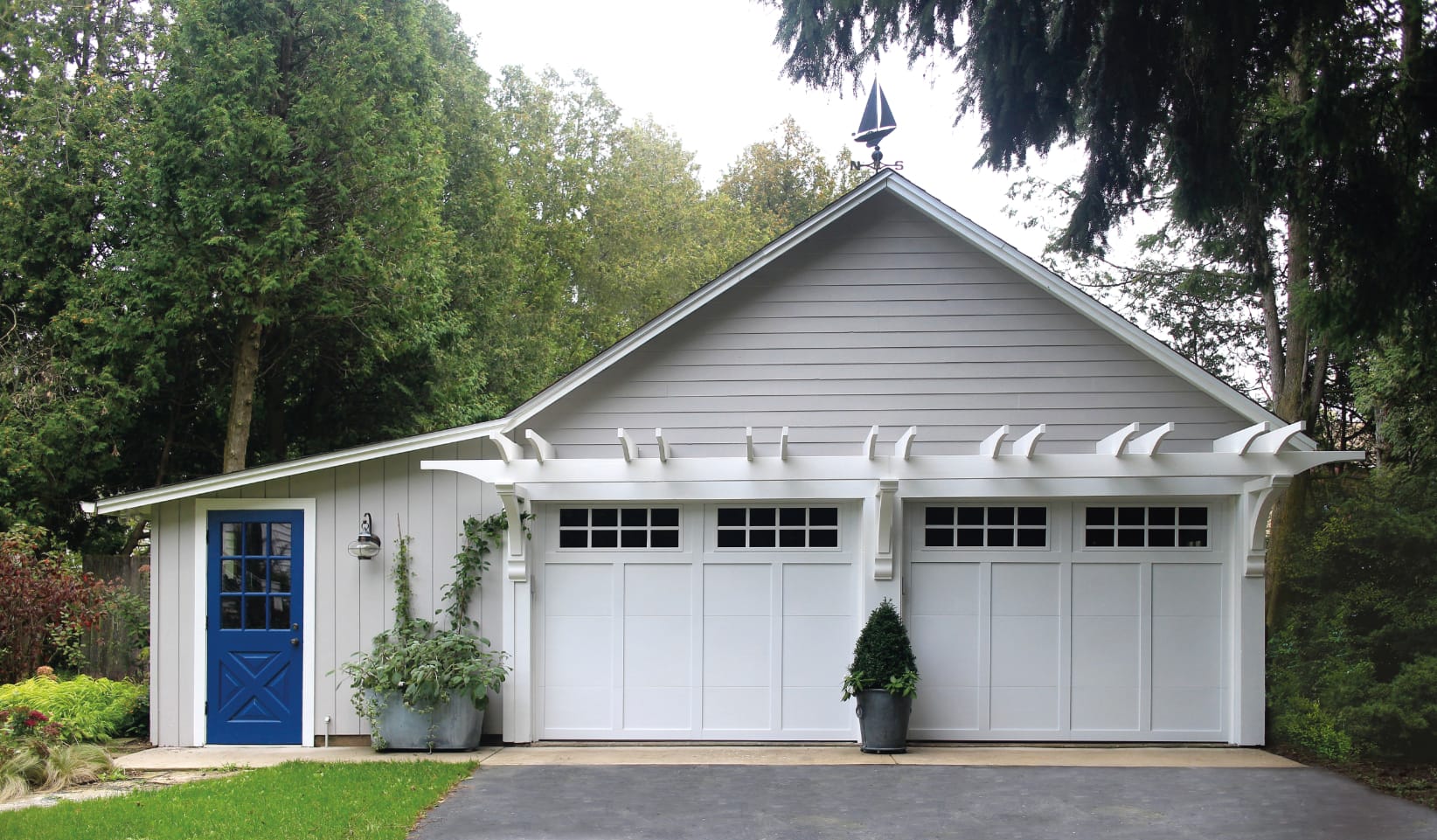 Grand Harbor Garage Door Product Image