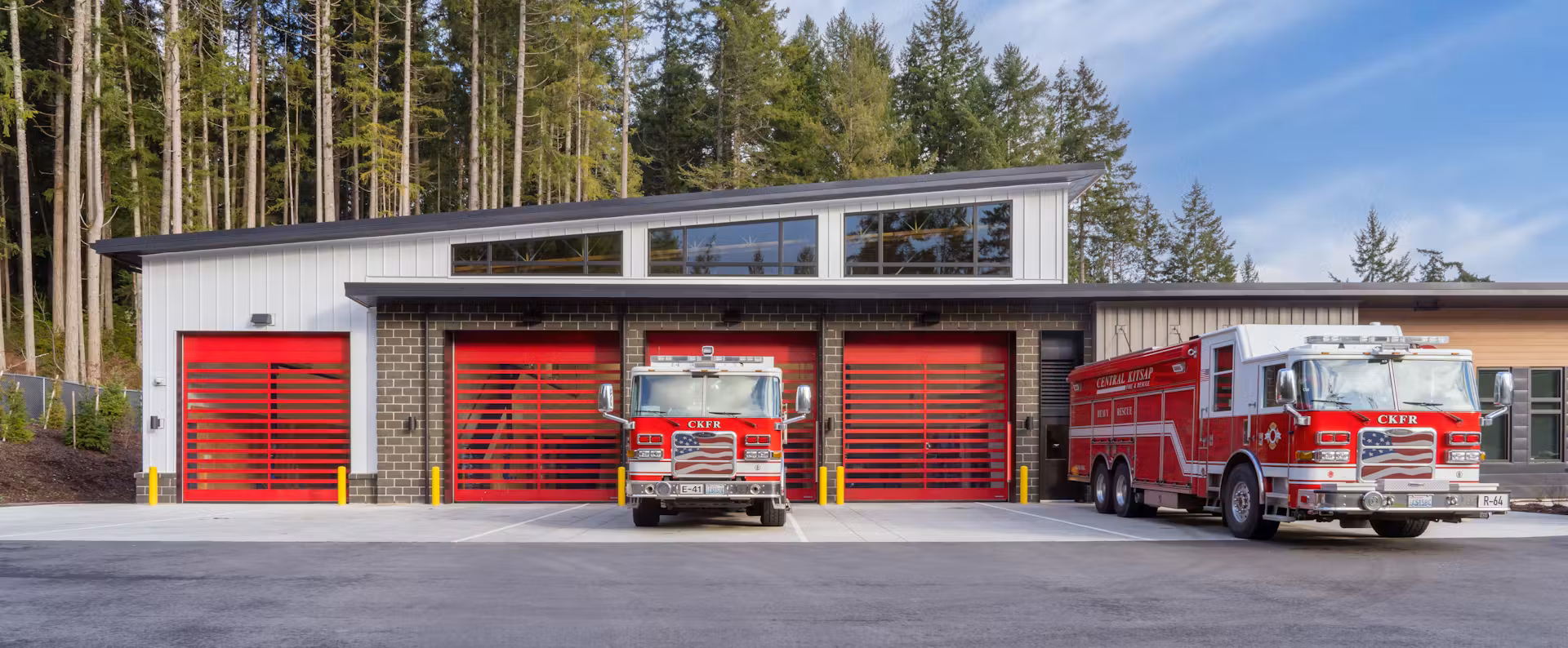 Speed-Guardian™ 5000 LP 42 Industrial Garage Door product image