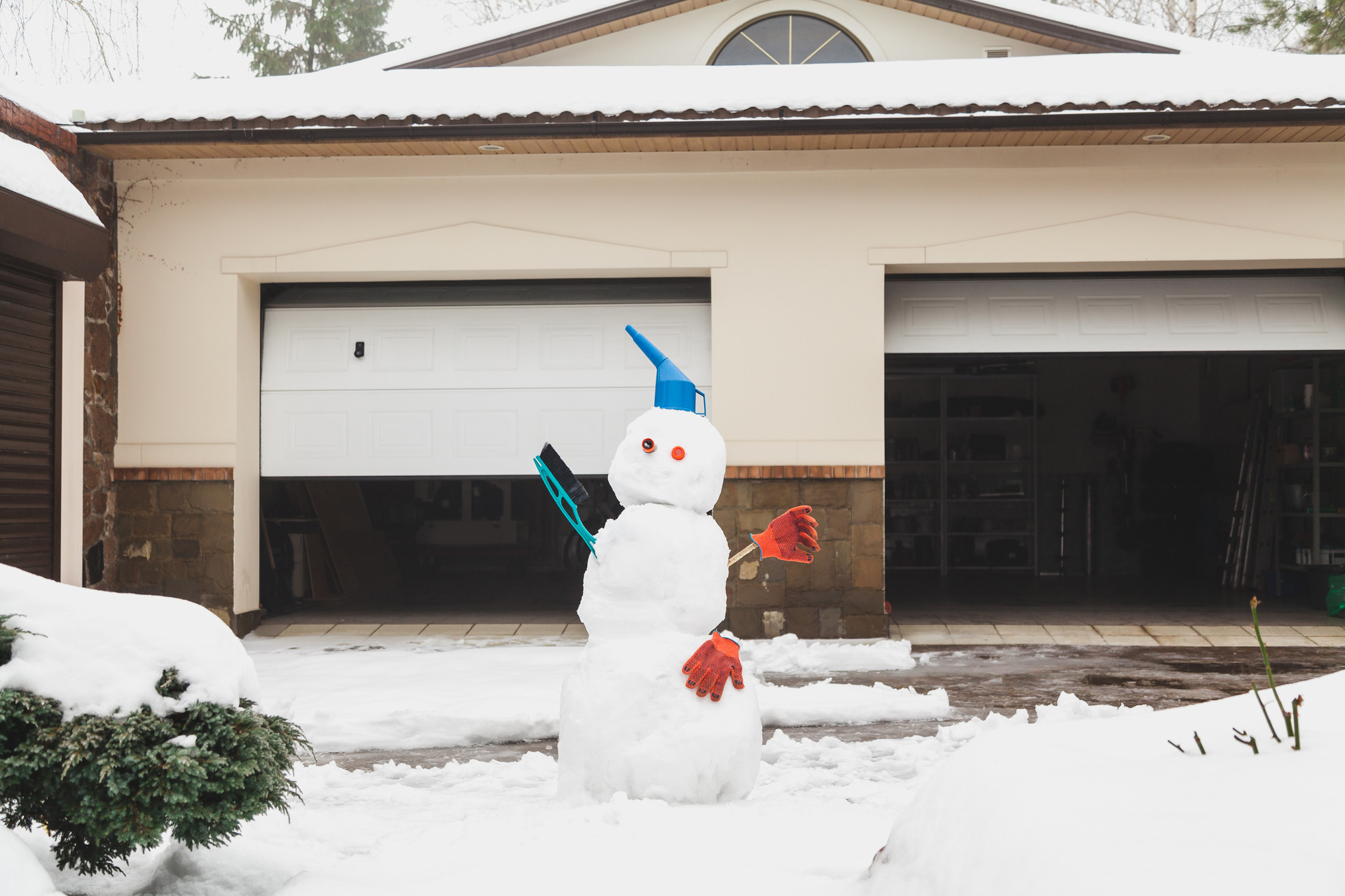 Winter Garage door opener issues blog image Winter Garage door opener issues blog image